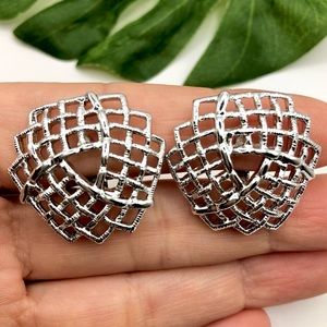 Vintage Sarah Coventry Trellis Mesh Shield Geometric Silver Tone Clip Earrings